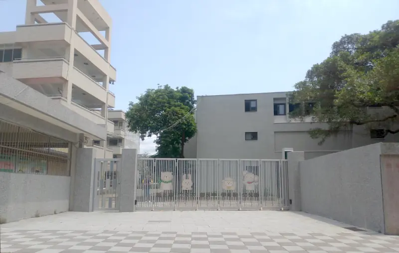 第二校區幼兒園家長接送大門